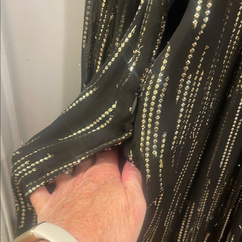 Black and Gold Plunge Neck Bishop Sleeve Evening Dress - Picture 12 of 15